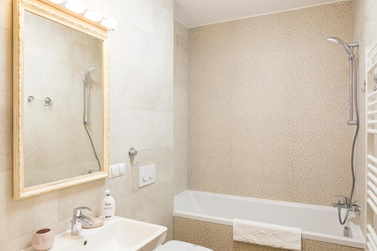 Apartament 4Tourists 2 Braşov Extérieur photo